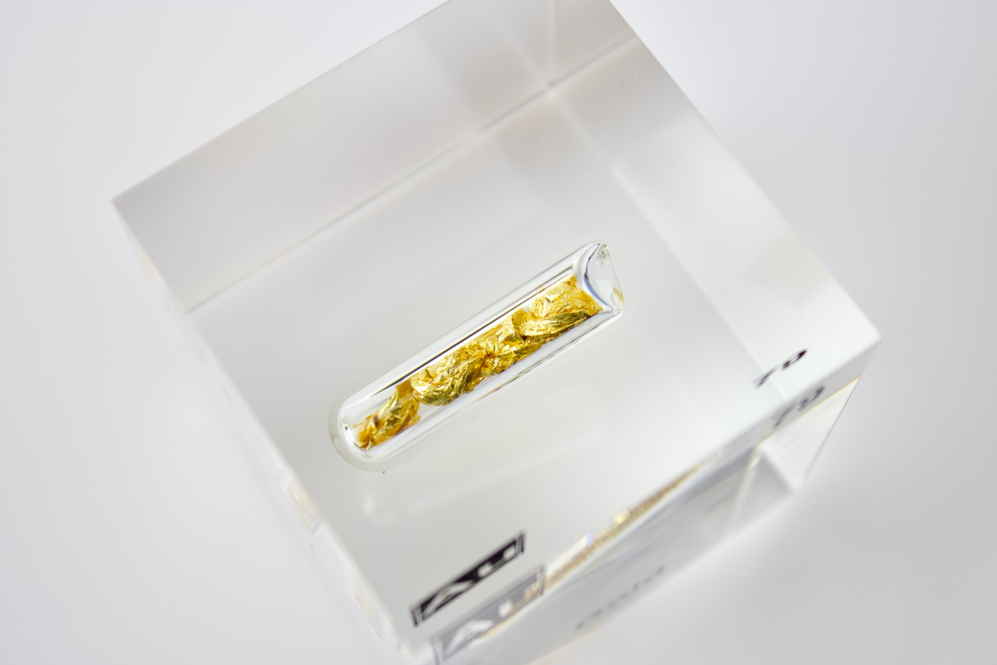 Gold Element Cube
