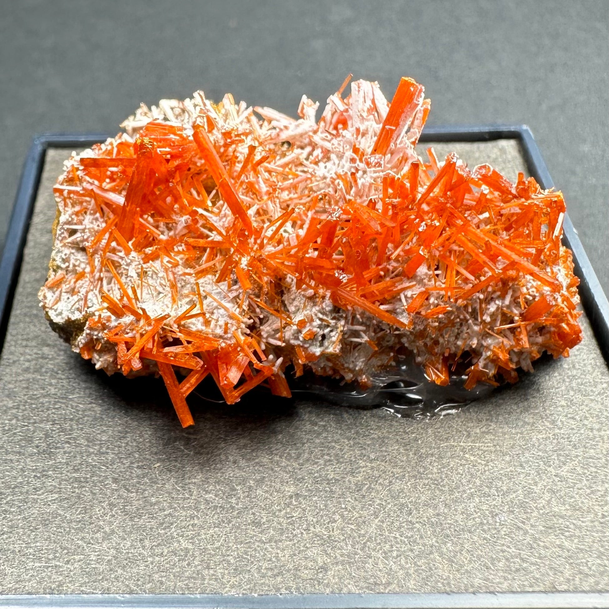 Crocoite on Matrix