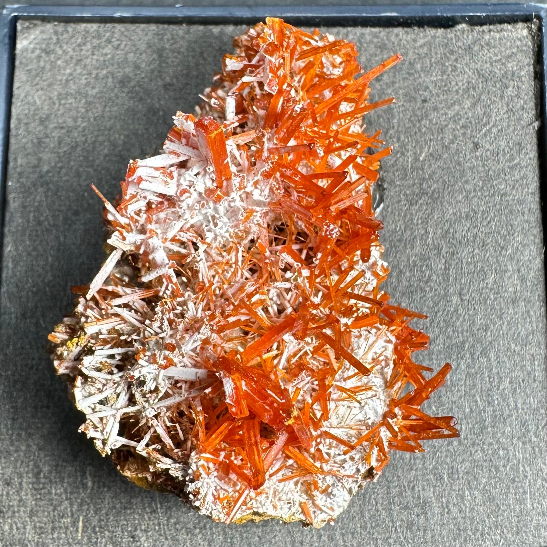 Crocoite on Matrix